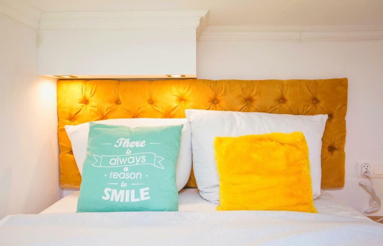 Berg Apartament Yellow กดัญสก์ ภายนอก รูปภาพ